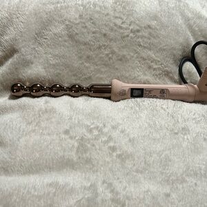 L'ange Le Perlé bubble wand. This is a hair styling tool